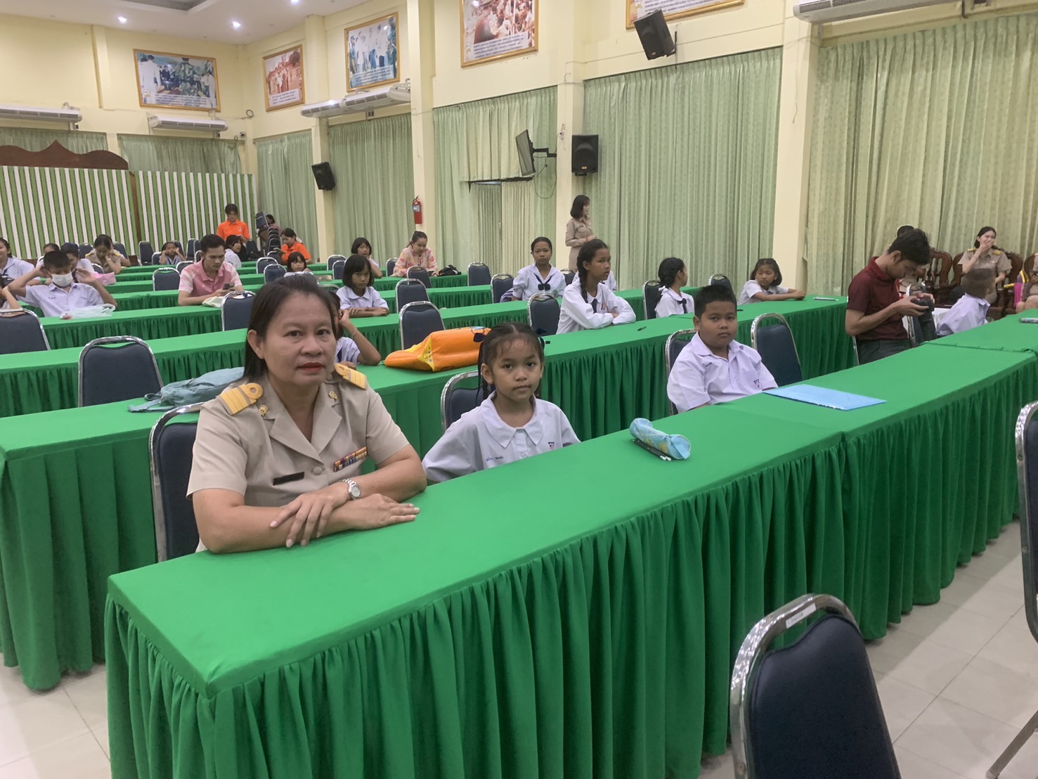 โรงเรียนอนุบาลคลองหาดส่งนักเรียนเข้าร่วมกิจกรรมการแข่งขันคัดลายมือในงานเสมาเพชรดอกแก้ว 10 กันยายน 2567