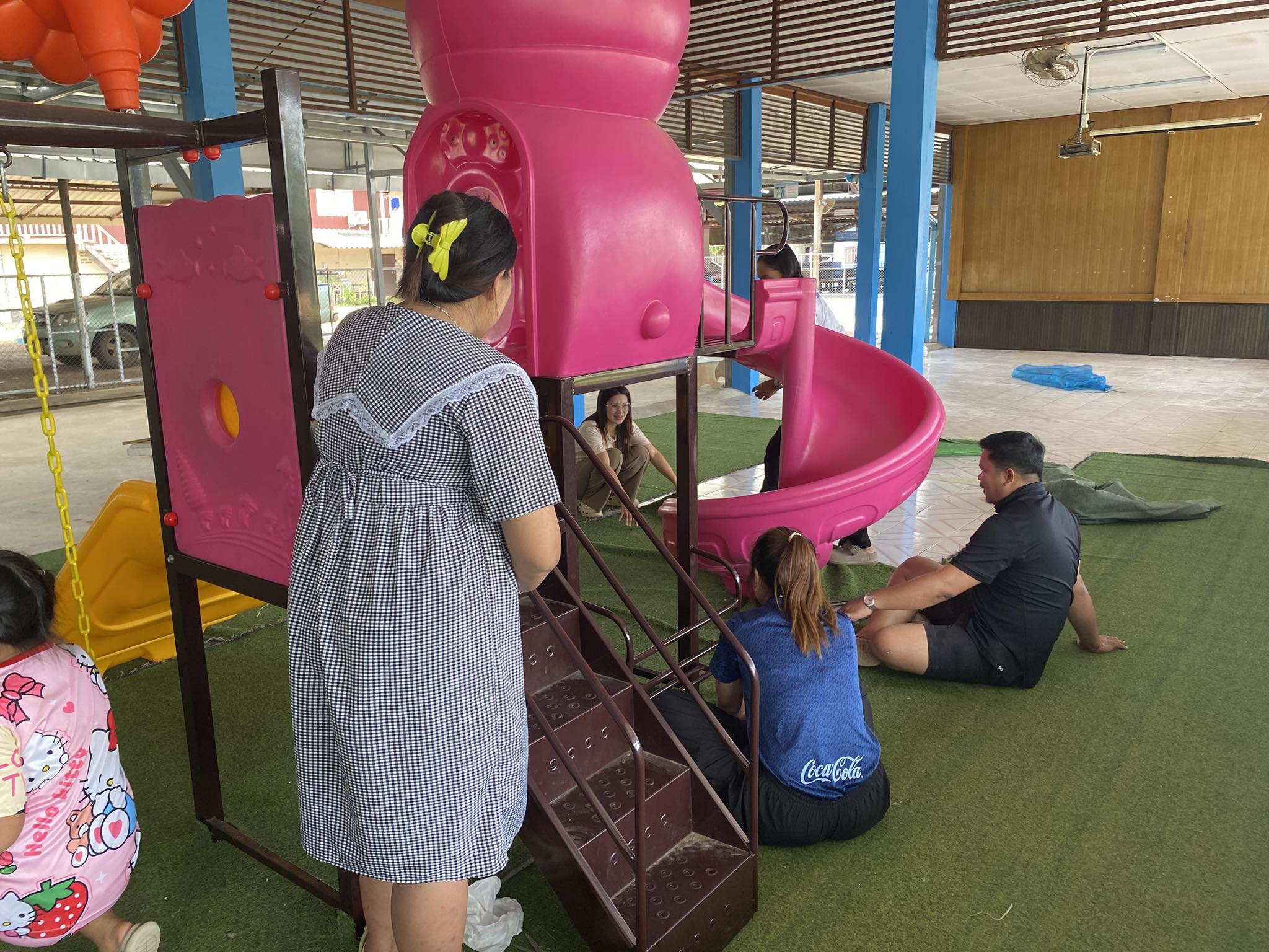 ทำความสะอาดและปรับปรุงภูมิทัศน์ภายในโรงเรียน เพื่อเตรียมความพร้อมก่อนเปิดภาคเรียนที่ 1 ปีการศึกษา 2569